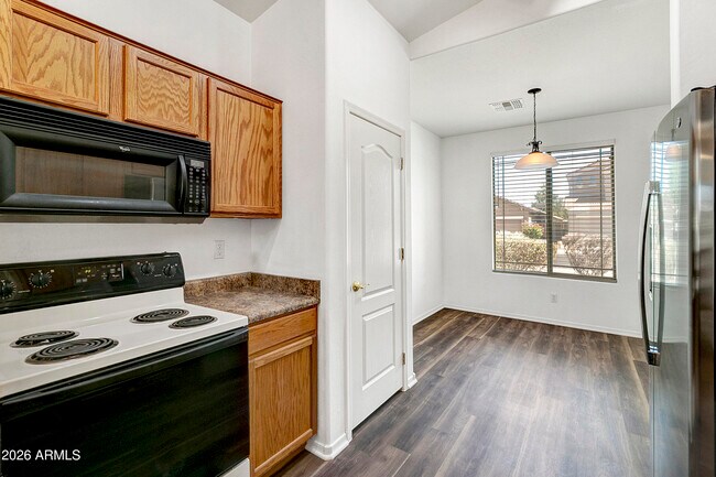 Building Photo - 17228 W Elm St