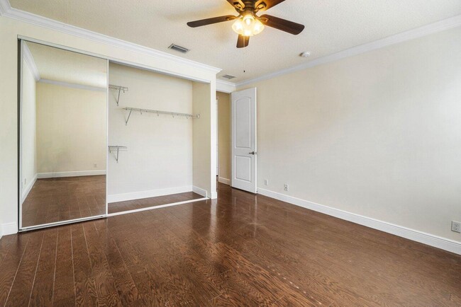 Building Photo - 8429 Cocoplum Sound Ln