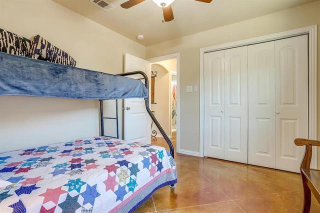 Building Photo - 3915 Laramie Trail