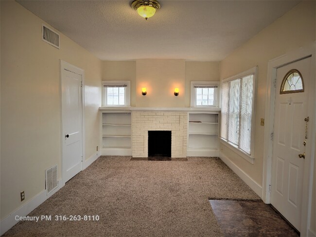 Building Photo - 143 N Clara St