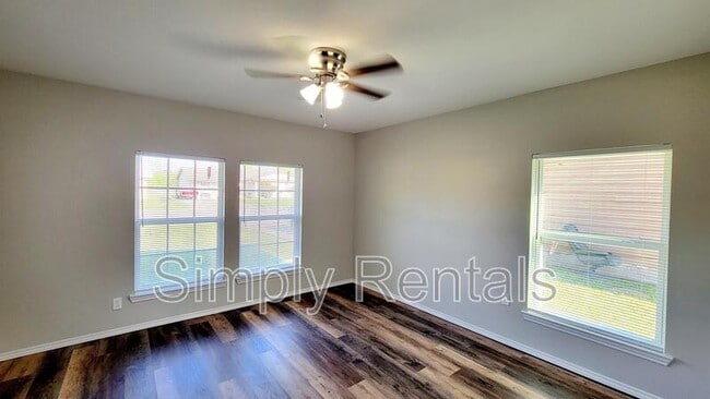 Building Photo - 1704 Langford St