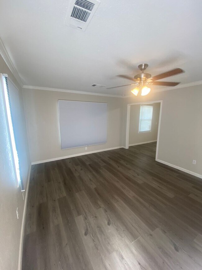 Building Photo - $2490 / 2 BR - GORGEOUS RECENTLY REMODELED CENTRAL LIVERMORE DUPLEX UNIT