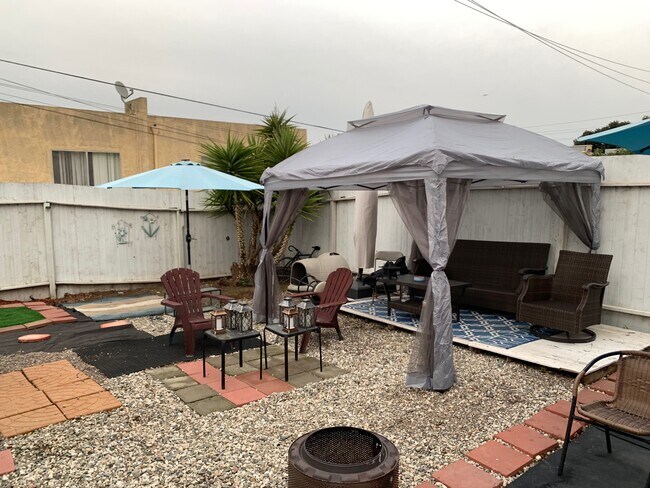 Building Photo - 26025 Cypress St