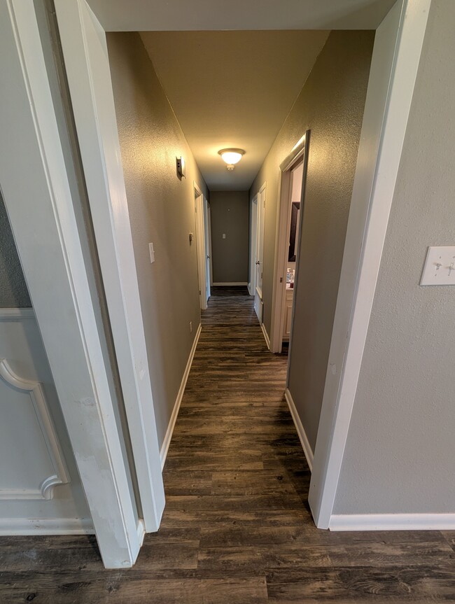 Building Photo - 204 Ralph St