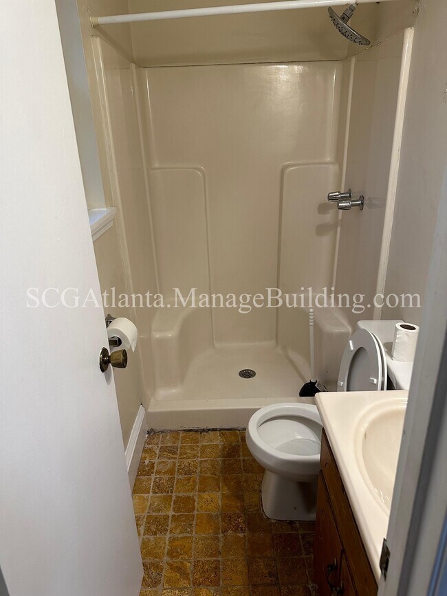 Building Photo - 200 Pinehurst Dr