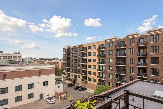 Building Photo - 404 N Washington Ave