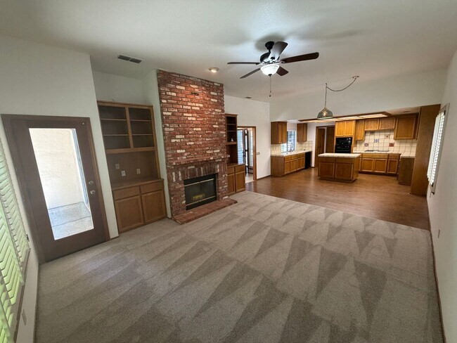 Building Photo - 4 bedroom | 2 bathroom | Gold River home