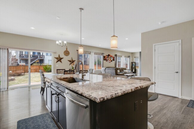 Building Photo - 14055 Touchstone St