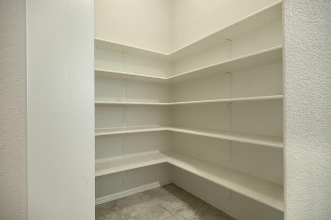 Building Photo - 8333 Paola St