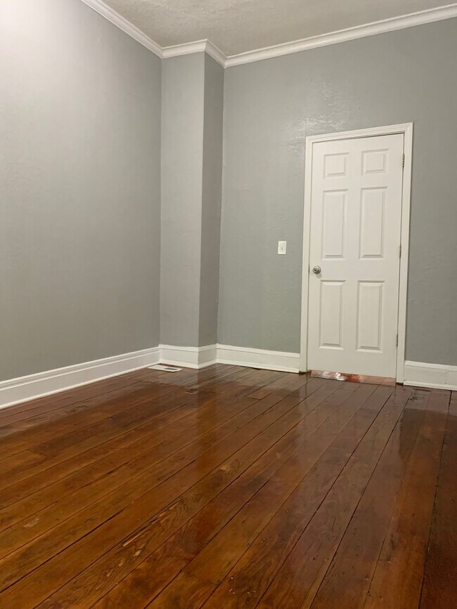 Building Photo - 1021 Hudson Rd