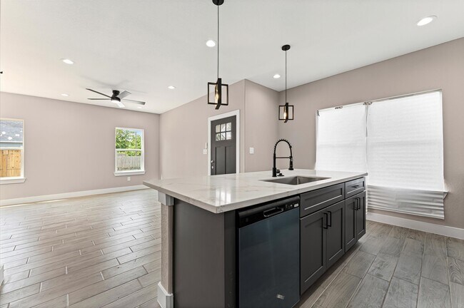 Building Photo - 8135 Woodward St