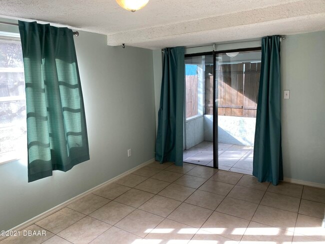 Building Photo - 420 Miriam Ave