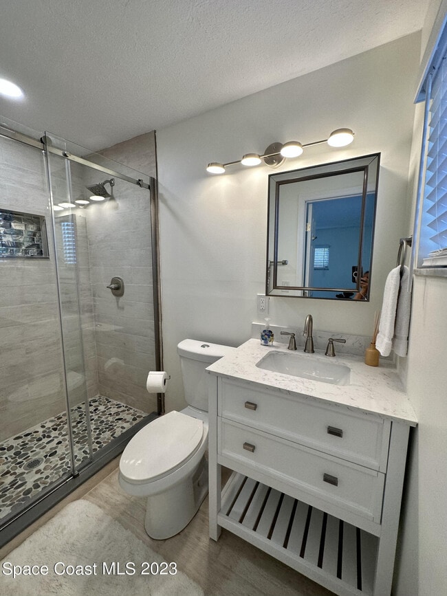 Building Photo - 250 Andros Dr