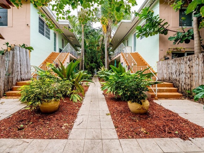 Building Photo - 1127 Meridian Ave