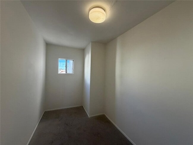 Building Photo - 911 N Beaudry Ave