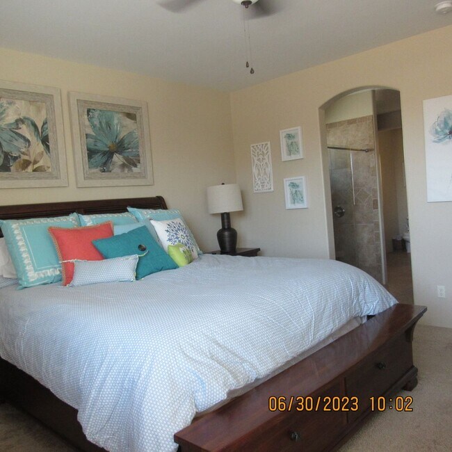 Building Photo - Beautiful Home with 57ft Boat Deep Garage! Can be rented Furnished or Unfurnished