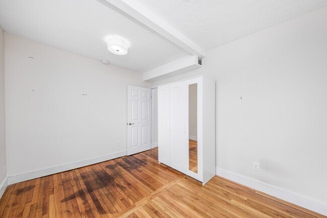 Building Photo - 167 O St