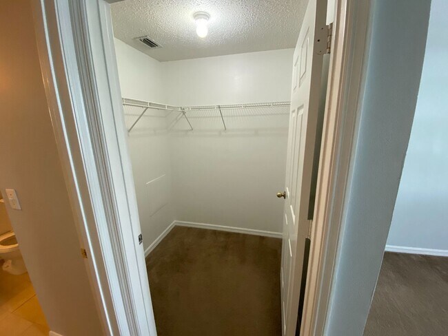 Building Photo - 10831 Windsor Walk Dr