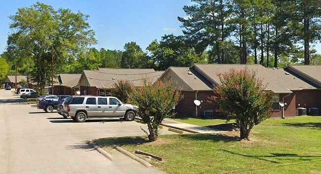 Building Photo - 545 E 1st St