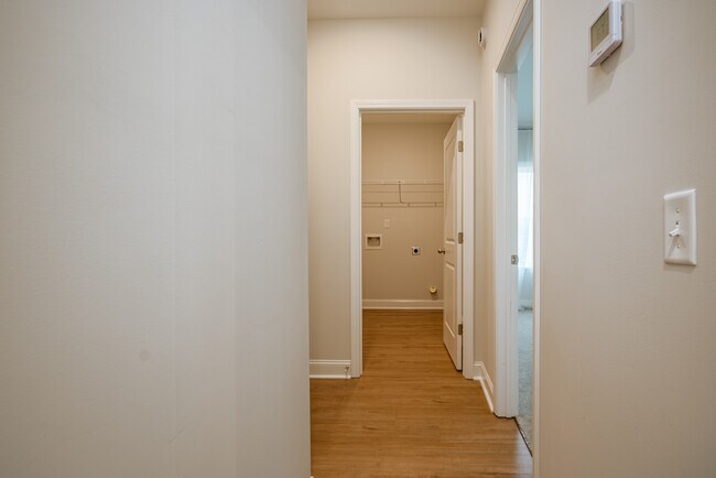 Building Photo - 106 Holland Dr