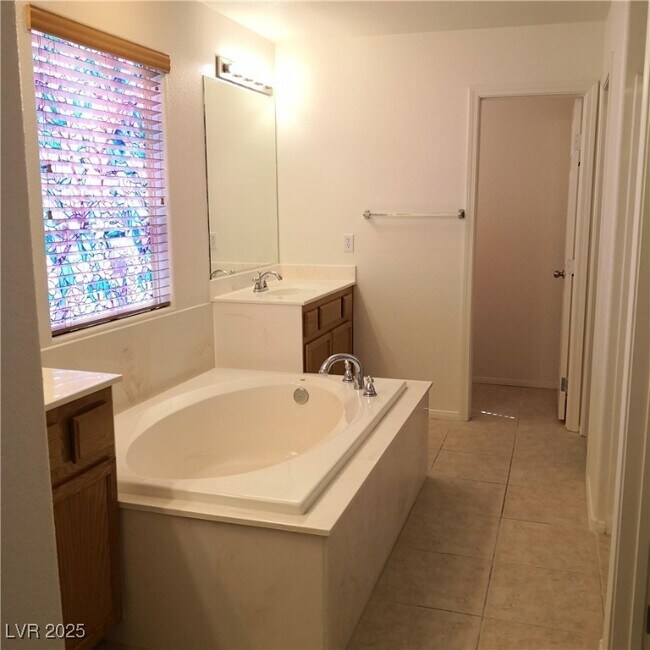 Building Photo - 5055 Lime Kiln Ave
