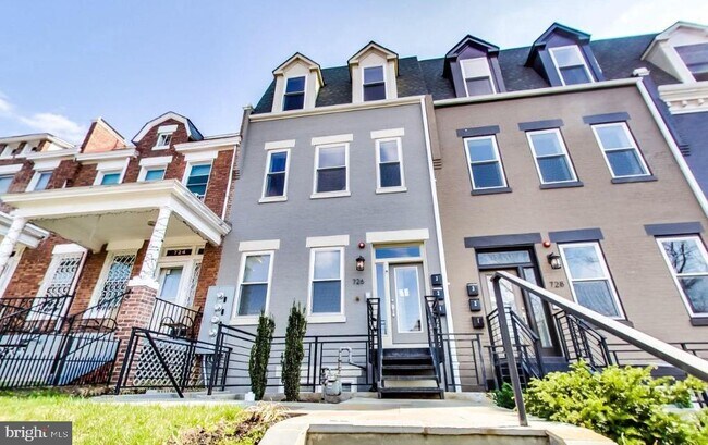 Primary Photo - 726 Girard St NW