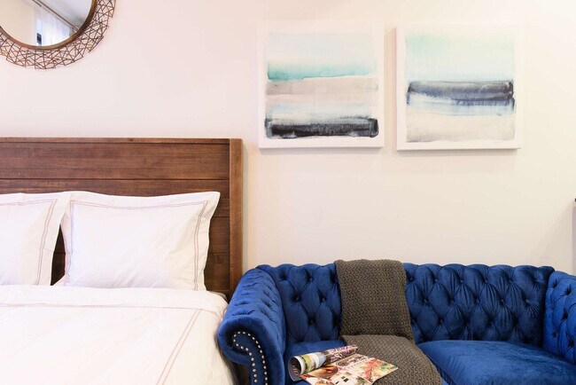 Building Photo - 240e E 75th St