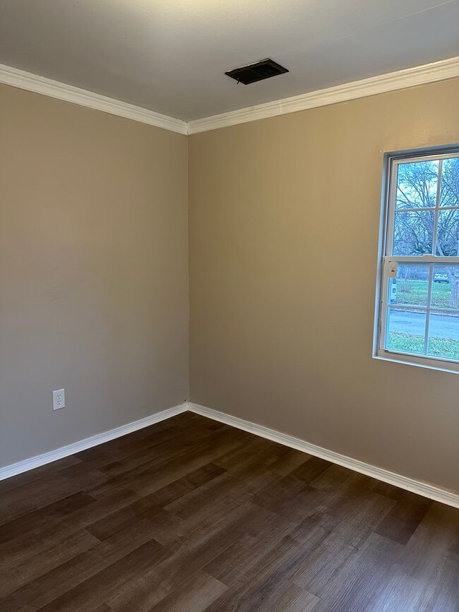 Building Photo - 1 Bedroom 1 Bathroom Home For Rent!