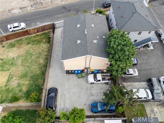 Building Photo - 329 E Lanzit Ave