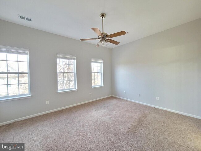 Building Photo - 3618 Sprigg St S