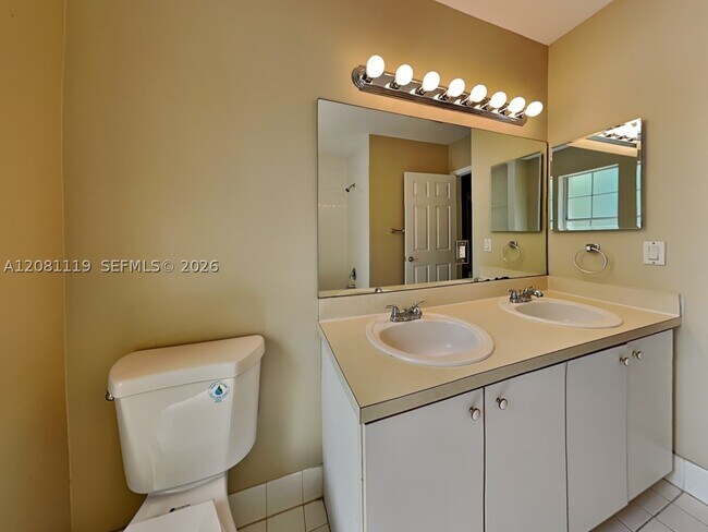 Building Photo - 5143 Heron Ct