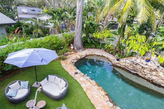 Building Photo - 935 42nd Ave N