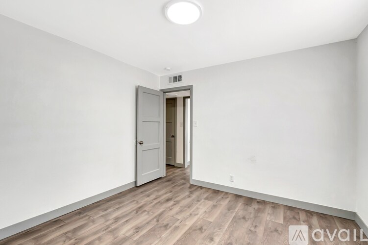 Building Photo - 506 S 11th St