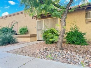 Building Photo - 2 Bedroom Chandler Condo Rental