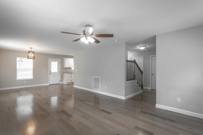 Building Photo - 300 W Ridgewood Ave