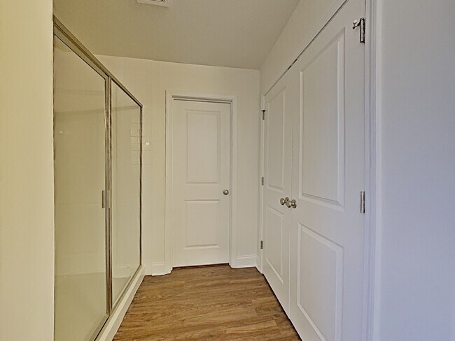 Building Photo - 410 Levon Ct
