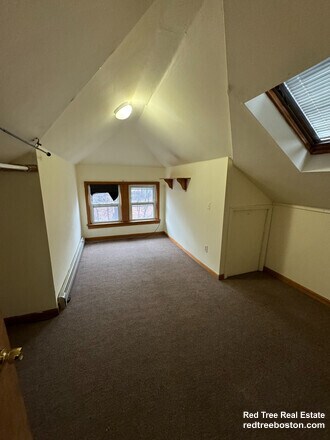 Building Photo - 14 Lake St