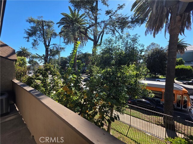 Building Photo - 14839 Sherman Way