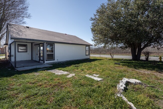 Building Photo - WEST OSO ISD TWO BEDROOM ONE BATH!