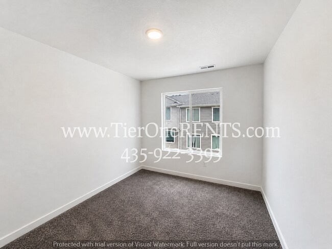Building Photo - This property offers a NO DEPOSIT option available for qualified renters!