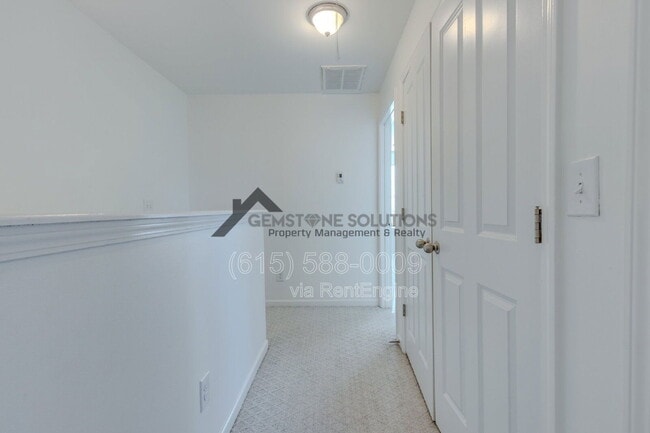 Building Photo - 304 Oldbury Ln