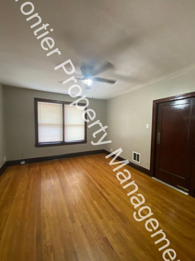 Building Photo - 2 Bed 1 Bath in Dutchtown!