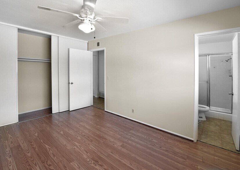 Building Photo - 650 Ridgeway Ln