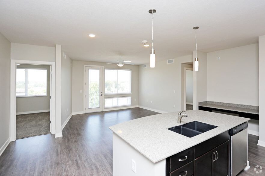 Oversized Windows - Residences at 62W