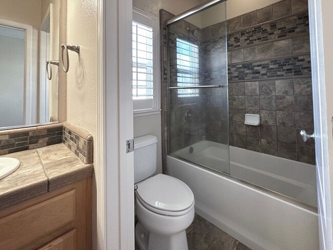 Building Photo - Beautifully Upgraded 3BD/2.5BA Citrus Heights Home with Covered Patio & Modern Amenities!