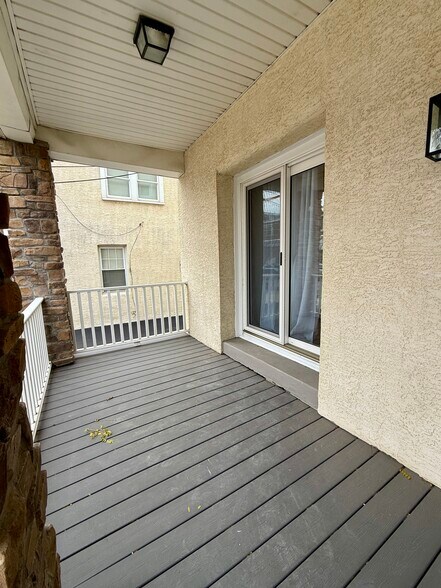 Building Photo - 106 Forrest Ave