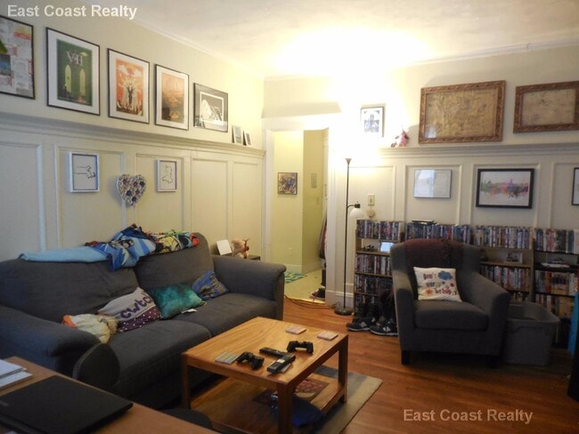 Building Photo - 1118 Commonwealth Ave