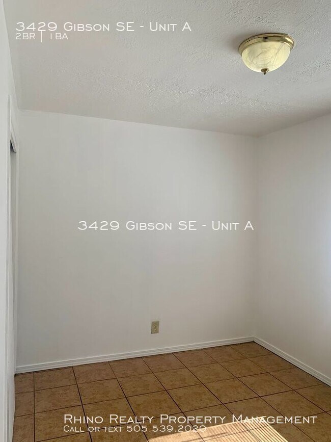 Building Photo - Ready for Immediate Move in! Fully Remodeled.