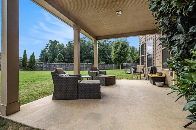 Building Photo - 2701 Blake Towers Ln