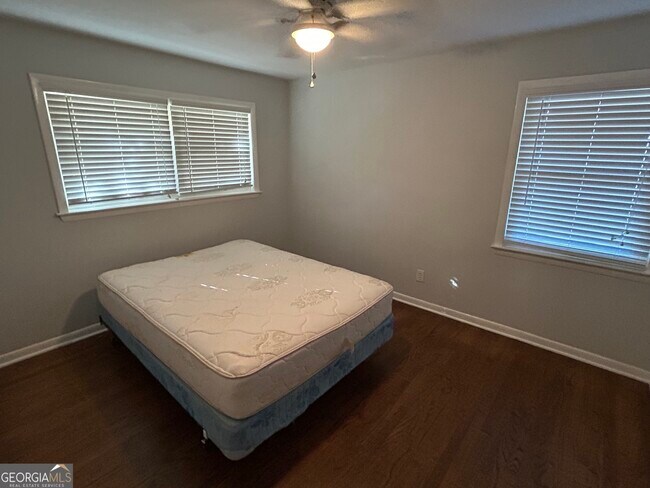 Building Photo - 116 Colonial Dr